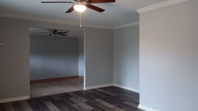 Building Photo - 5843 Beldart St