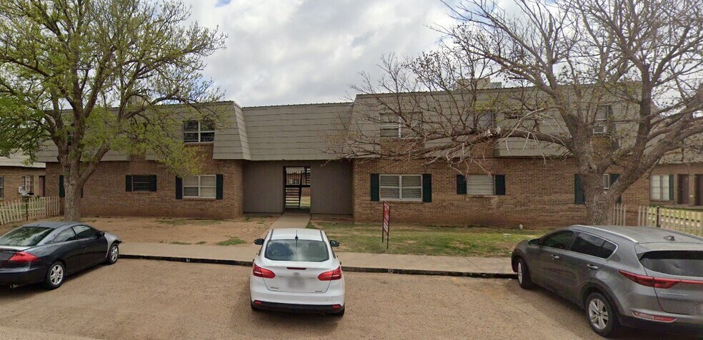 Primary Photo - 1300 N Walnut Ave