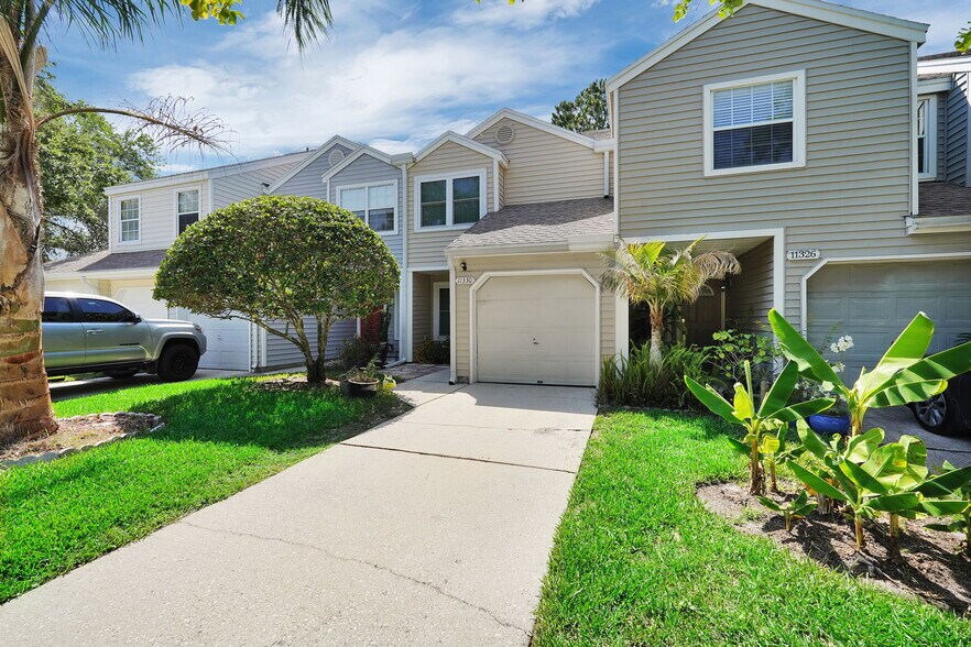 Building Photo - 11330 Lake Mandarin Cir E