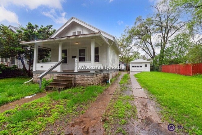 Building Photo - 2027 Berkshire Pl