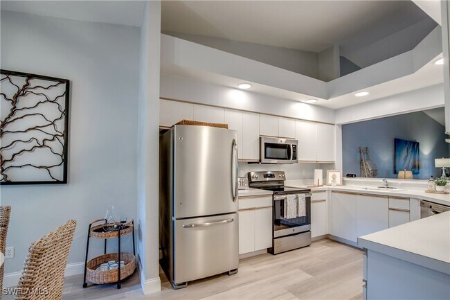 Building Photo - 4161 Sawgrass Point Dr