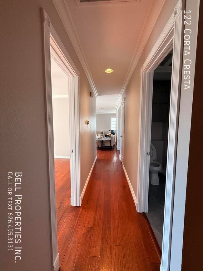 Building Photo - 122 Corta Cresta Dr