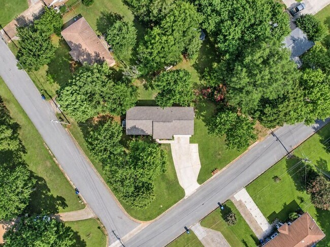 Building Photo - 507 Clift Dr
