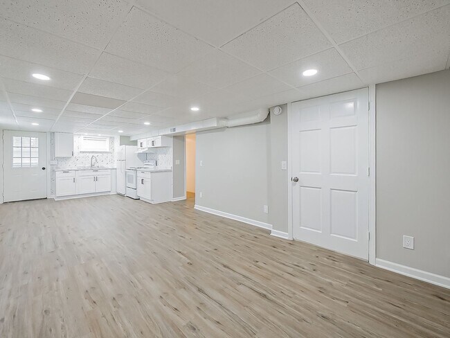 Building Photo - 3170 Dixie Hwy