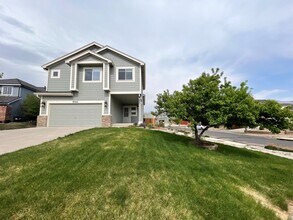 Building Photo - Stetson Hills Spacious Stunner! 4 bed, 3 bath, loft, and 3,100+sqft