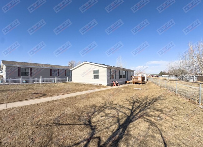 Building Photo - 3 bedroom, 2 bath 1,232 sqft single-family...