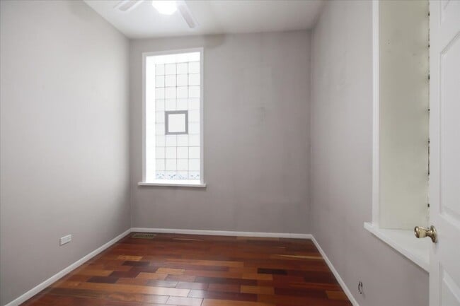 Building Photo - 1611 N Wood St