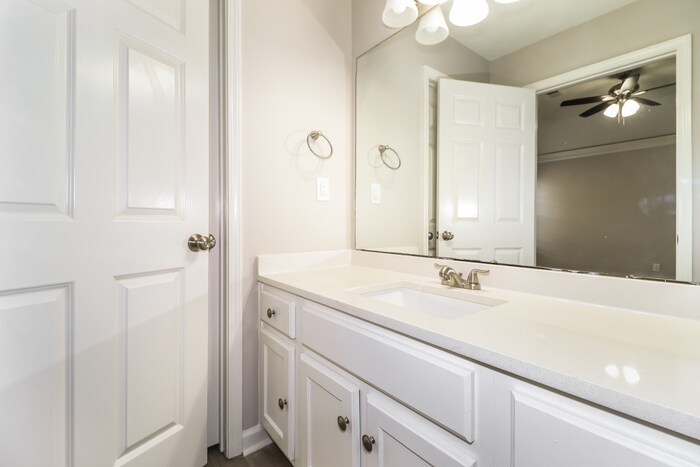 Building Photo - 10092 Cross Ridge Rd