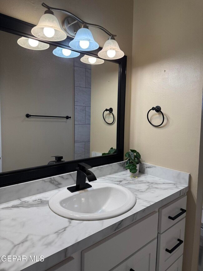 Building Photo - 220 Rio Tinto Dr