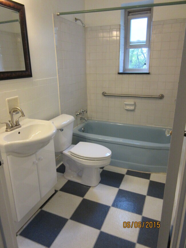 Building Photo - 524 Imo Dr