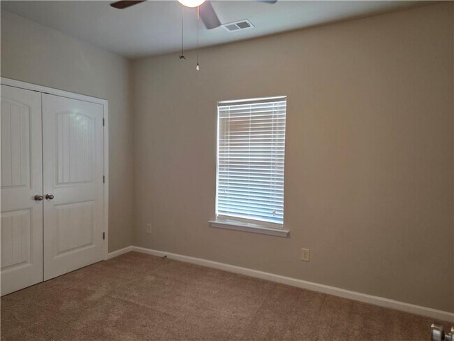 Building Photo - 46 Mercer Ln