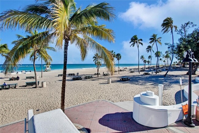 Building Photo - 1104 NE 16th Ave