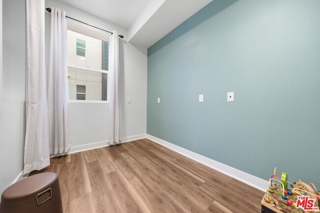 Building Photo - 807 Jade Pl.