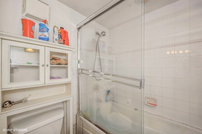 Building Photo - 625 W Jackson Blvd