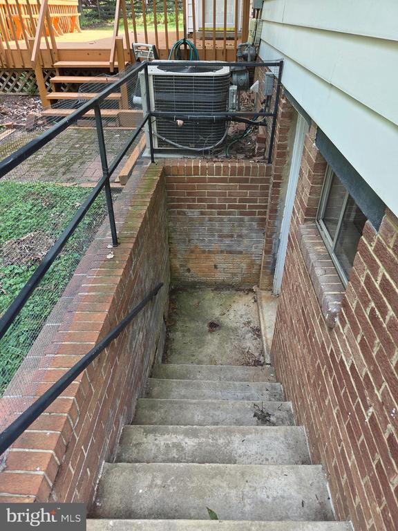 Building Photo - 111 Tamarisk Ct