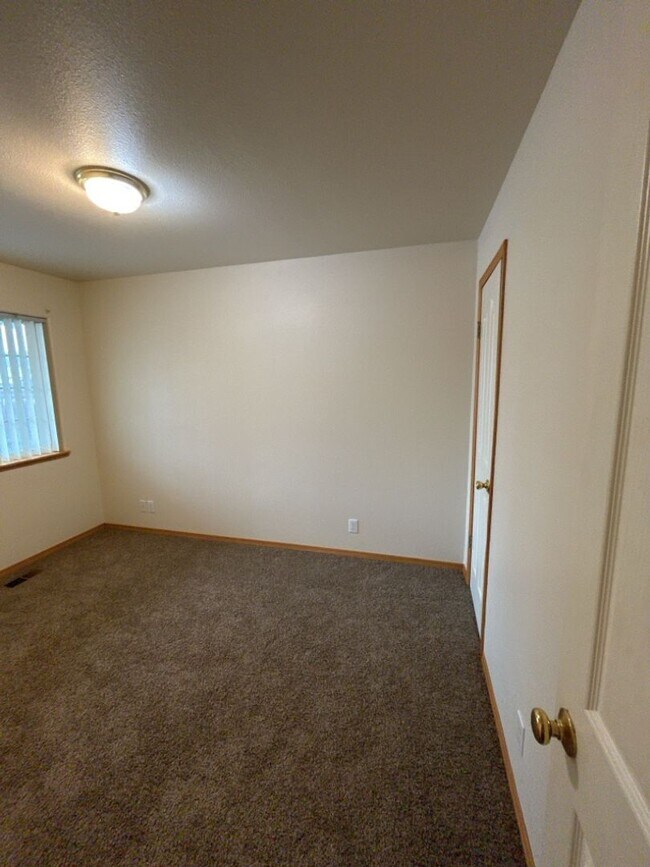 Building Photo - Cozy 3 Bedroom 2 Bath Home Located in Eureka