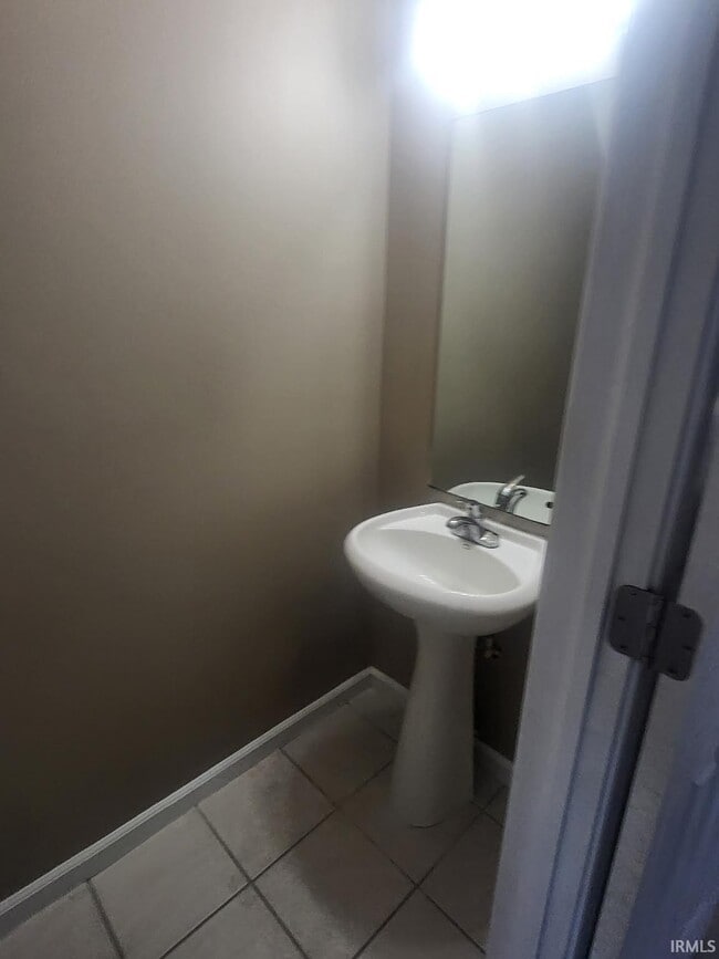 Building Photo - 3811 E Cobble Creek Dr
