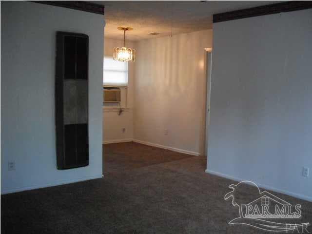 Building Photo - 701 E Montclair Rd