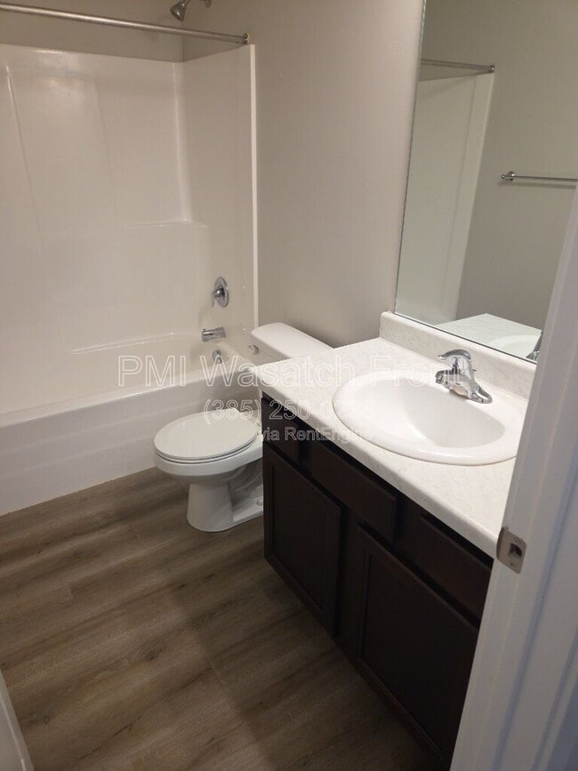 Building Photo - 5317 W Wedel Dr