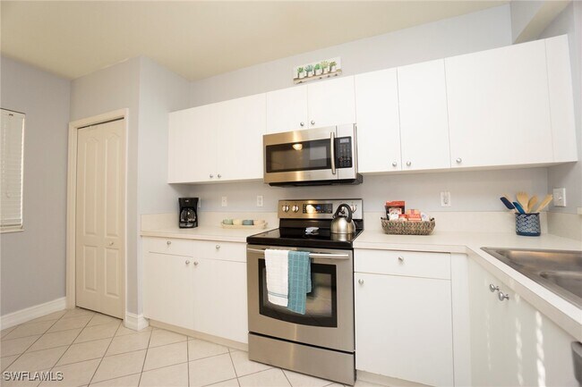 Building Photo - 7819 Regal Heron Cir
