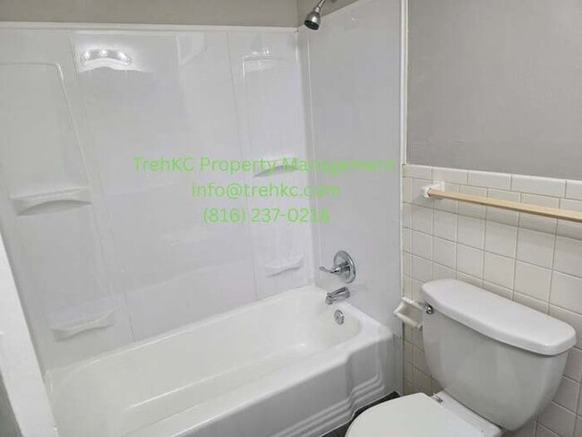 Building Photo - 1860 E 76th Terrace