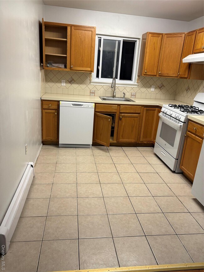 Building Photo - 10-55 Beach 22nd St