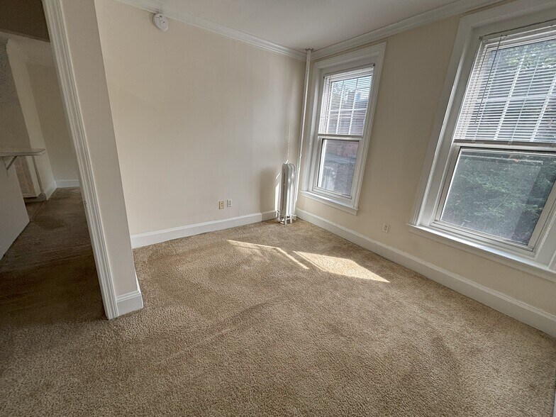 Building Photo - 1247 Beacon St