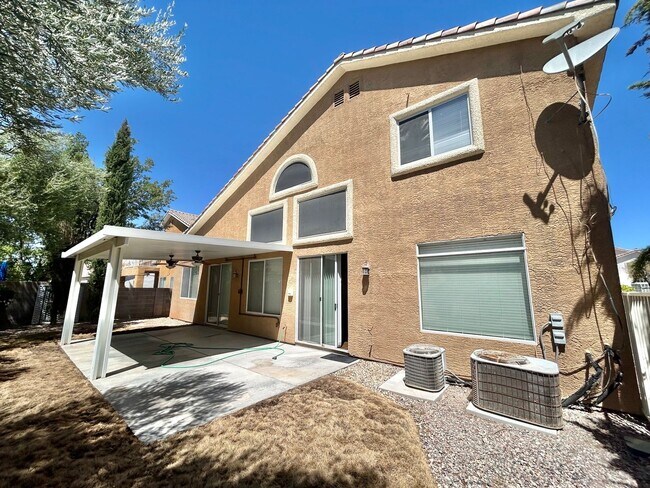 Building Photo - BEAUTIFUL 2 STORY HOUSE IN GATED SEVEN HIL...