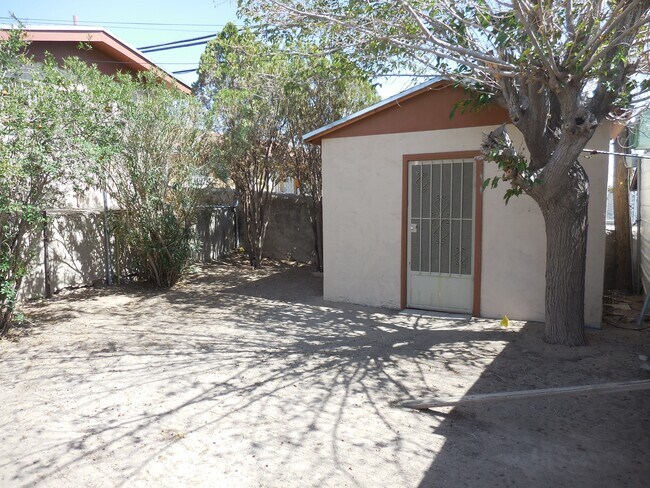Building Photo - 1127 Del Norte St