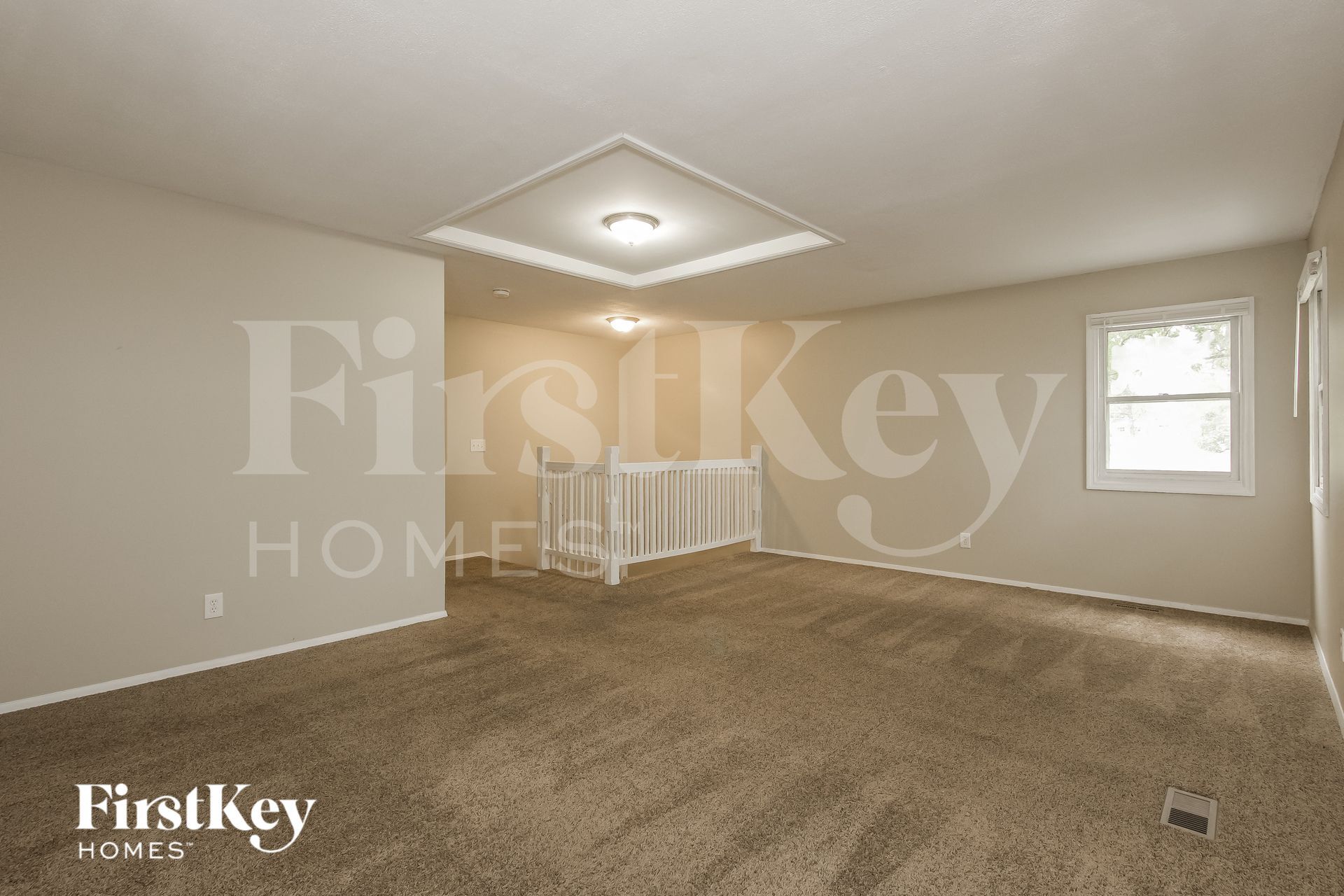 Building Photo - 611 W Oakwood Dr