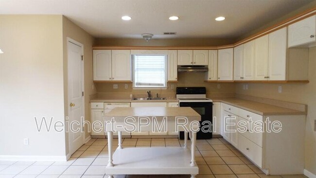 Building Photo - 110 S Walnut Bend Rd