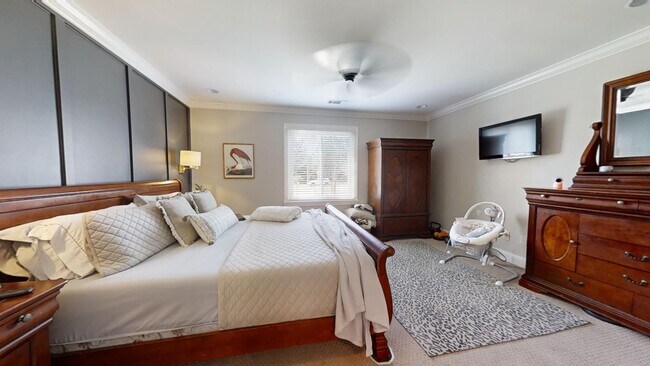 Building Photo - Gorgeous and updated home in Heart of Auburn