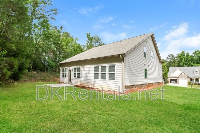 Building Photo - 140 Stewart Glen Dr