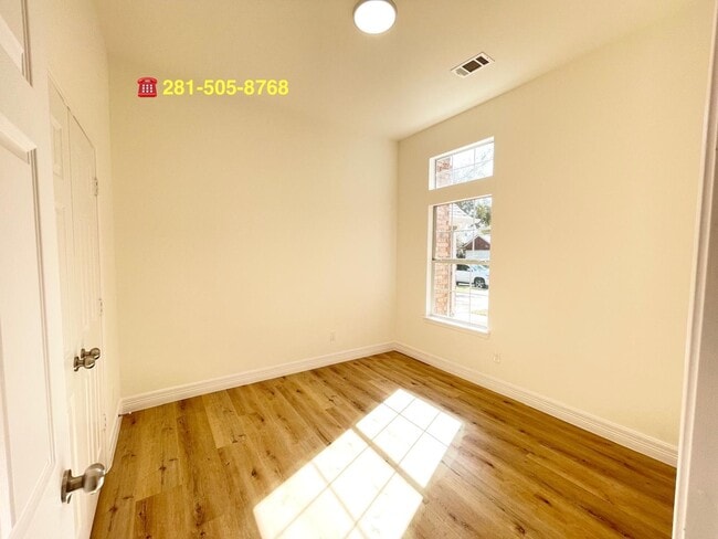 Building Photo - 7510 Golden Thistle Ln