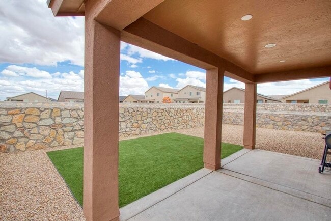 Building Photo - 4716 Christian Azcarate St