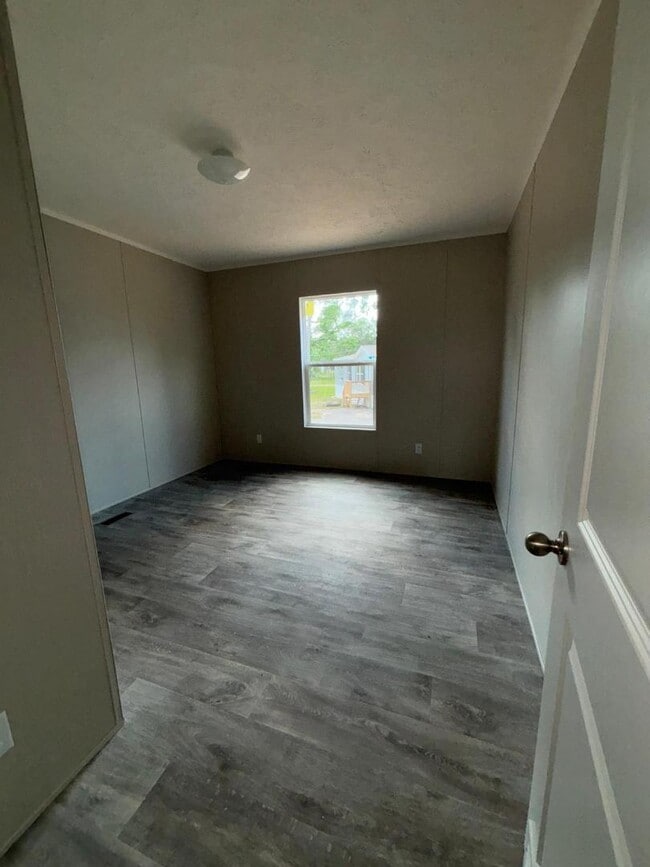 Building Photo - 307 Marcus crt