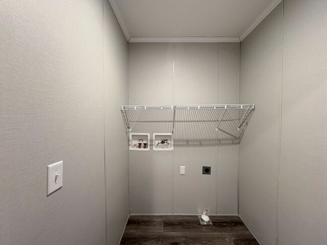 Building Photo - 10610 State Rte 762