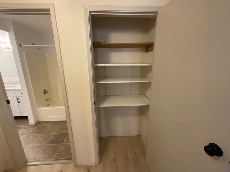 Pantry/closet - 5214 Woodlawn Ave N