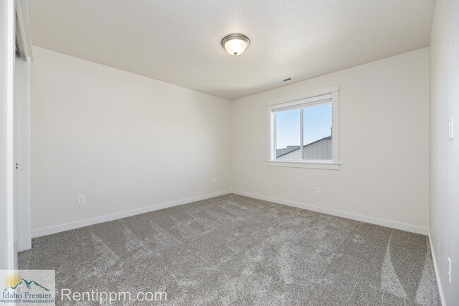 Building Photo - 10469 W Royal Fern Ct