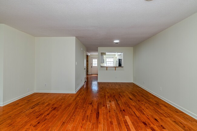 Building Photo - 7914 Gleason Dr NW