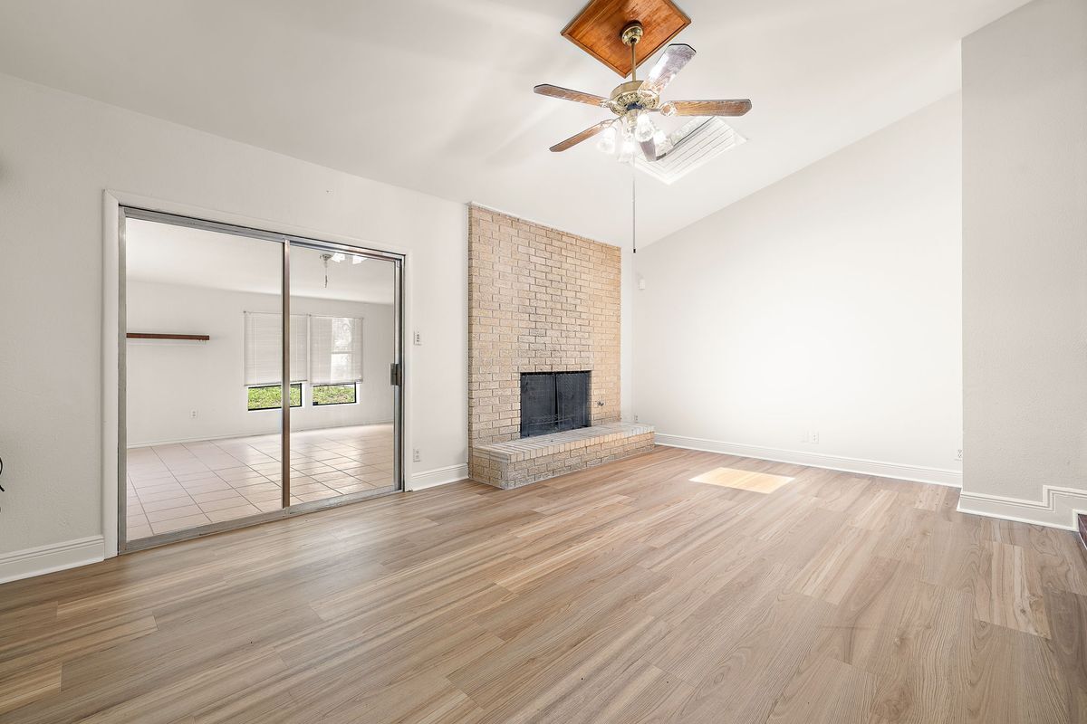 Building Photo - 403 Flournoy Dr