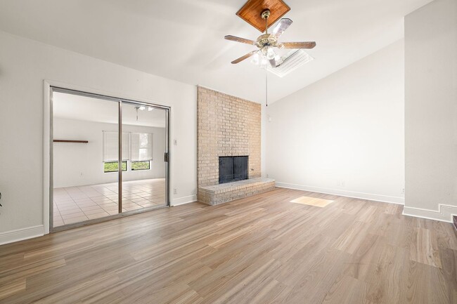 Building Photo - 403 Flournoy Dr
