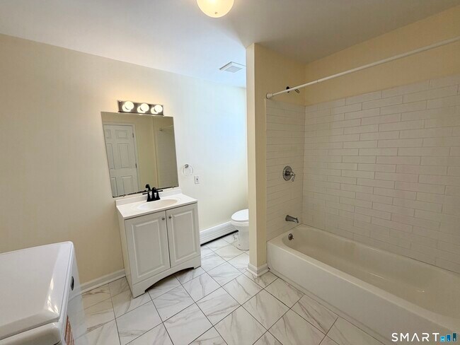 Building Photo - 114 Albright Ave