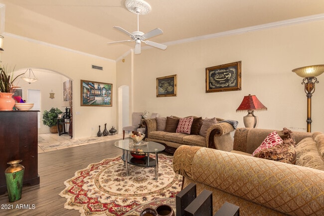 Building Photo - 542 S Cholla St
