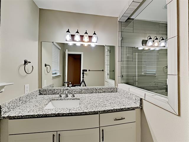 Building Photo - 2412 Flagstone Dr