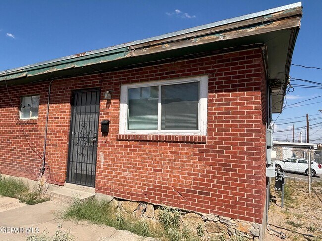 Building Photo - 3906 Harrison Ave
