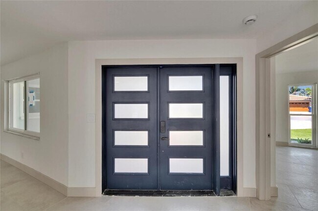Building Photo - 1492 Sea Gull Dr S