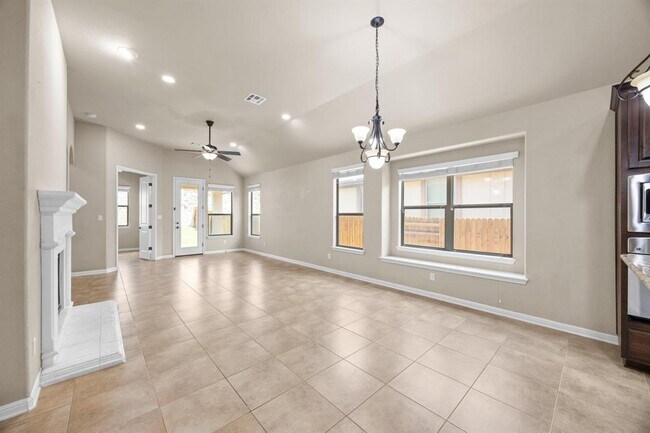 Building Photo - 14308 Senia Bend