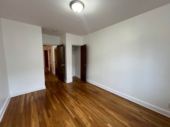 Building Photo - 204 North St