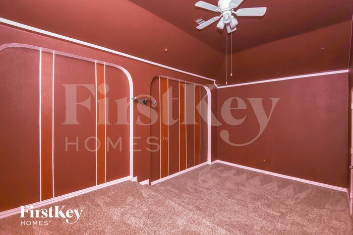 Building Photo - 520 Glacier St